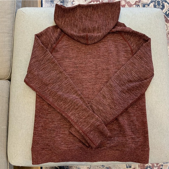Lululemon - Engineered warmth hoodie sweatshirt - Picture 2 of 3